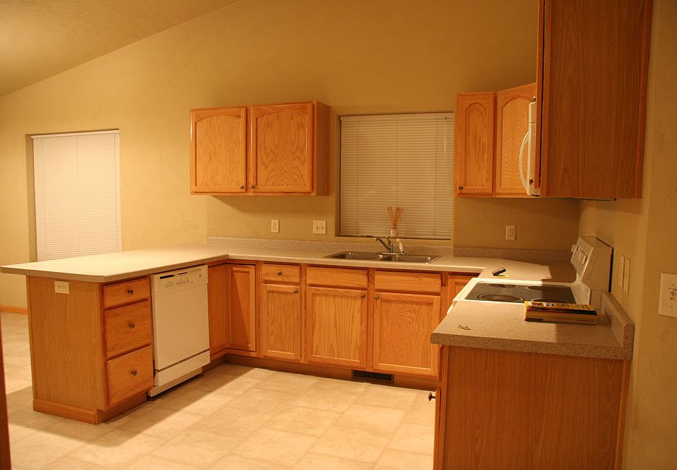 1st image of 421 Patricia Ln #421