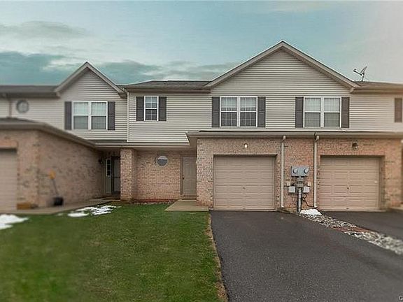 2nd image of 2565 Gillian Ln