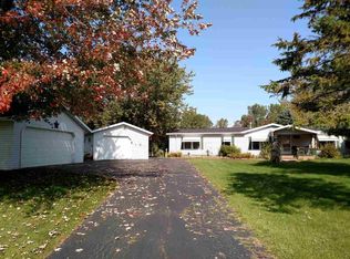 205 W Wallrich Rd, Cecil, WI 54111