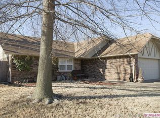 1509 W Oakridge Ct, Broken Arrow, OK 74012