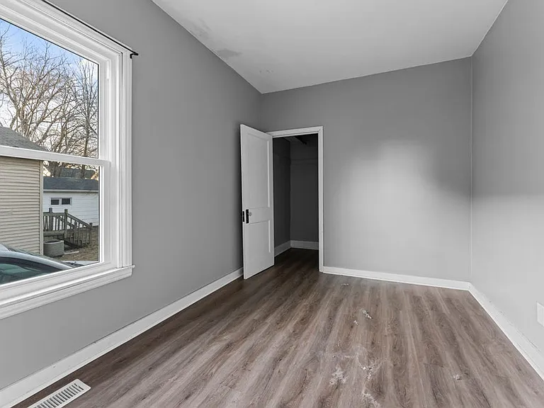 212 W 8th Ave — Photo 8