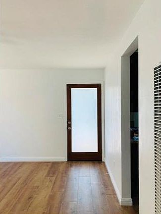 4th image of 5147 Meridian St #1/2