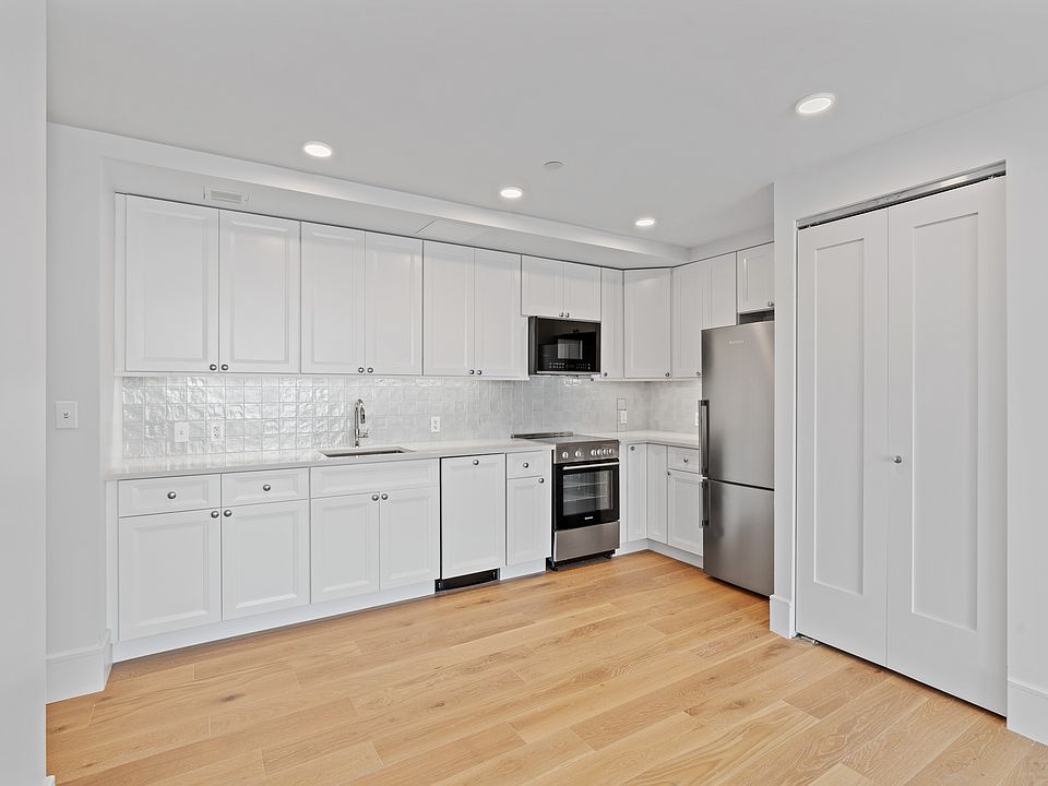 1st image of 865 Rogers Ave APT 201