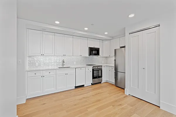 Rented by Modern Spaces | media 3