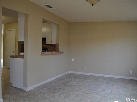 5th image of 885 Sapphire Ct