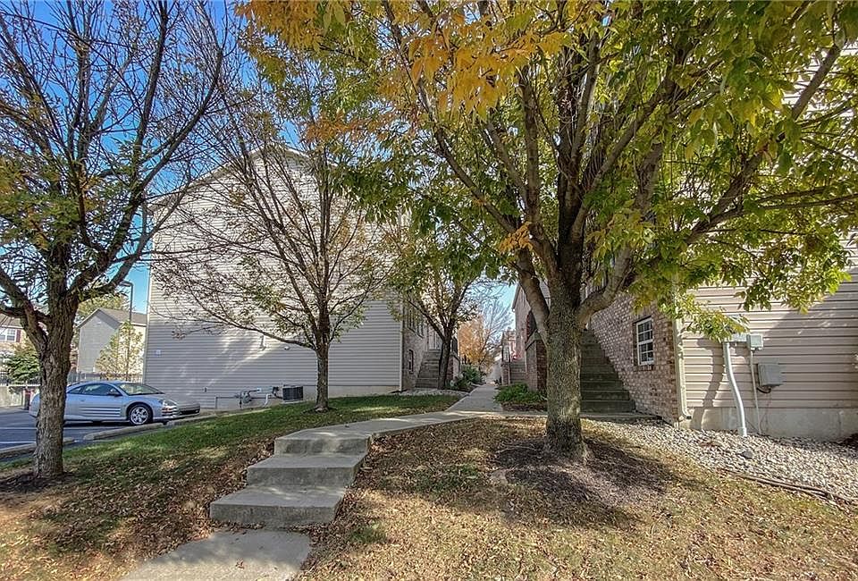 1st image of 3027 N Armory Dr