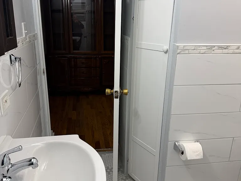 2663 W Nelson St — Photo 2