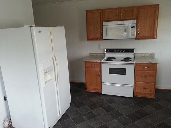 large eat in kitchen