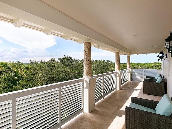 5th image of 172 Ocean Estates Dr