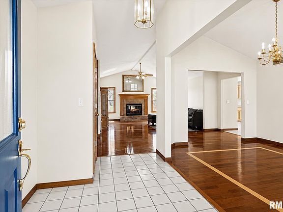 4th image of 3908 Greenfield Dr