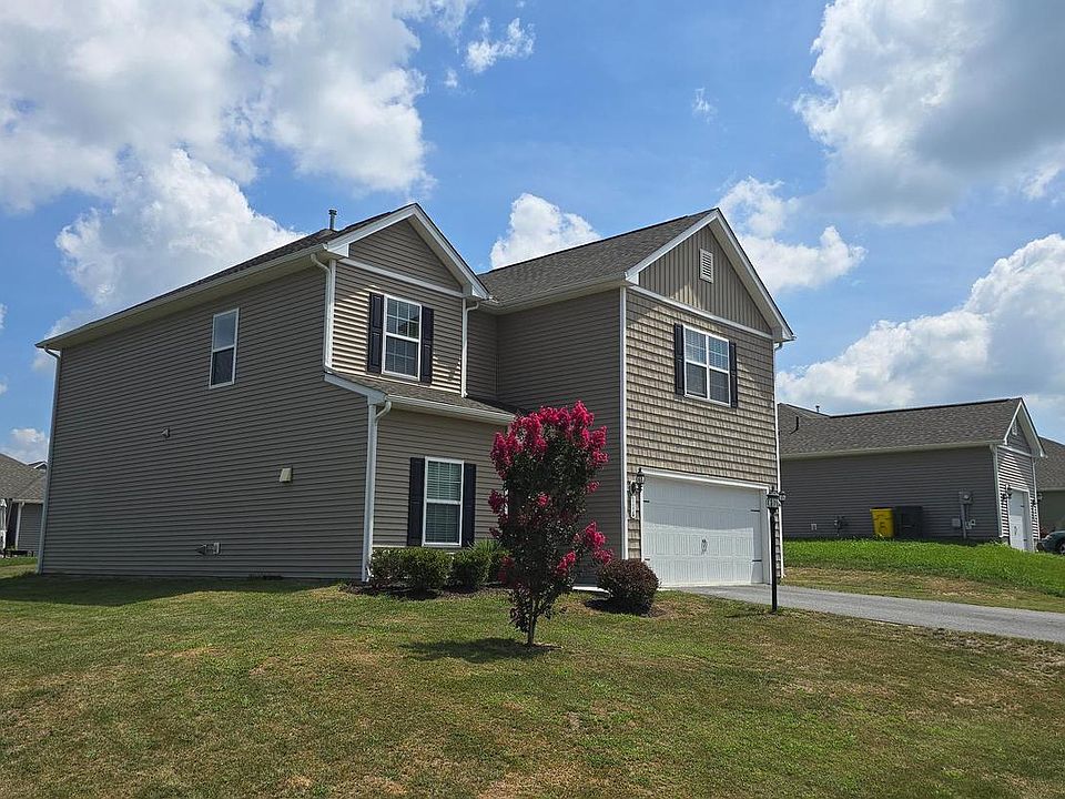 1st image of 116 Cassatt Ln