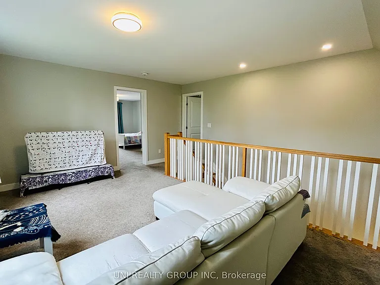 70 Stanhope Ct — Photo 15