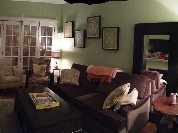2nd image of 4318 N Clarendon Ave APT 1831