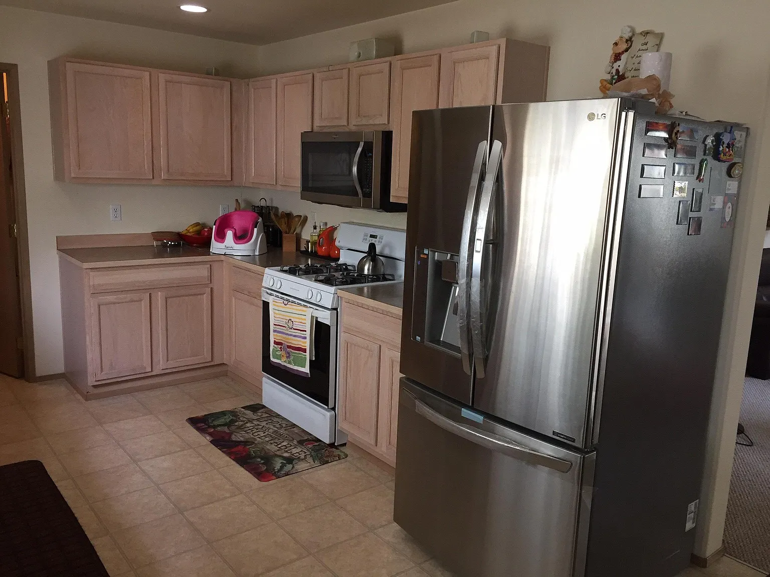 4 bed, 2.5 bath, 2240 sqft, $3,799 — Photo 2