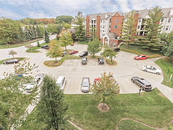 2nd image of 200 Fox Hollow Dr APT 402