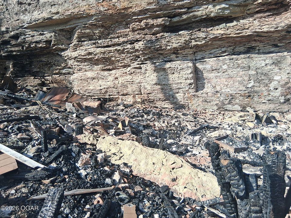 2nd image of 853 Elk Springs Rd