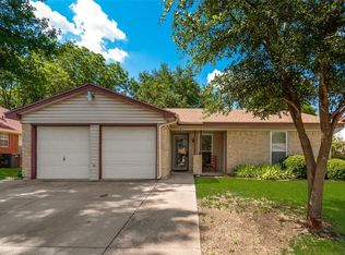 432 Normandy Ln, Saginaw, TX 76179