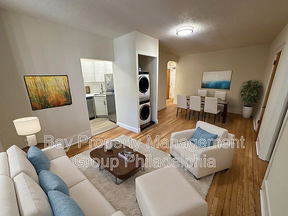 4th image of 2809 W Queen Ln APT 100