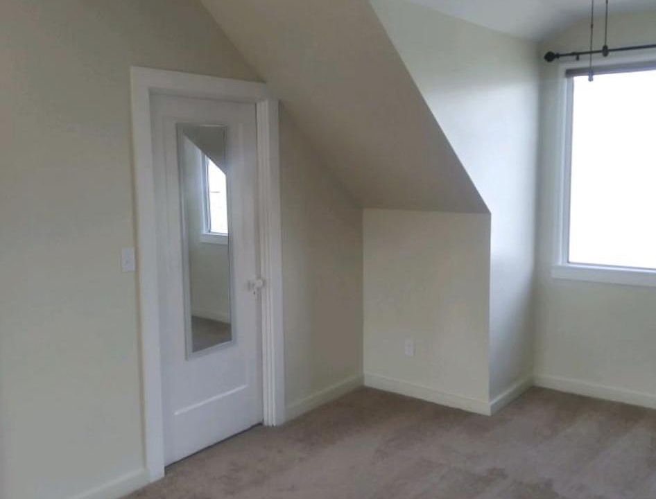 1st image of 950 Loomis Ct #B