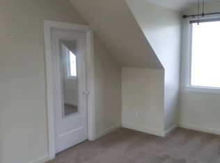 950 Loomis Ct #B, Oakland, CA 94606