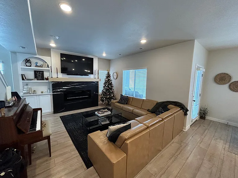 4238 W Kodachrome Ln — Photo 5