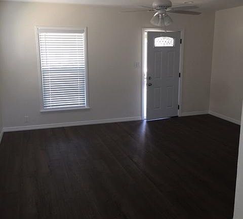 3rd image of 14965 Wadkins Ave