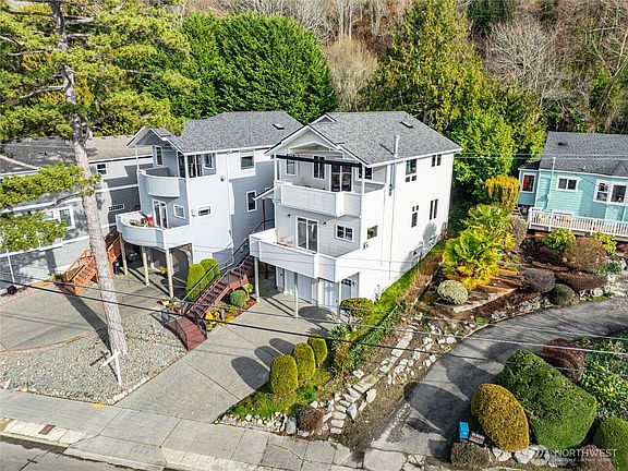3rd image of 5064 Beach Drive SW