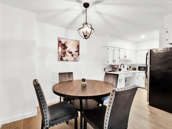 20745 Saint Francis St APT 201, Farmington, MI 48336