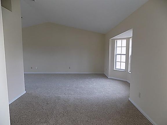 2nd image of 6950 NW Daffodil Ln