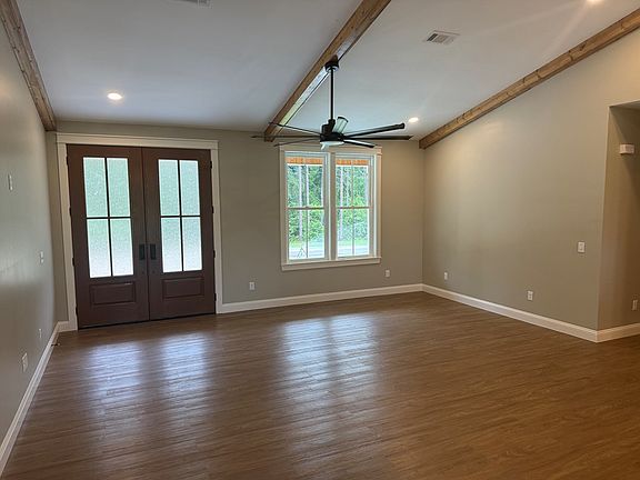 4th image of 308 Dogwood Ave