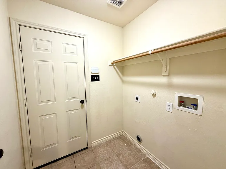 7204 Crane Dr — Photo 12