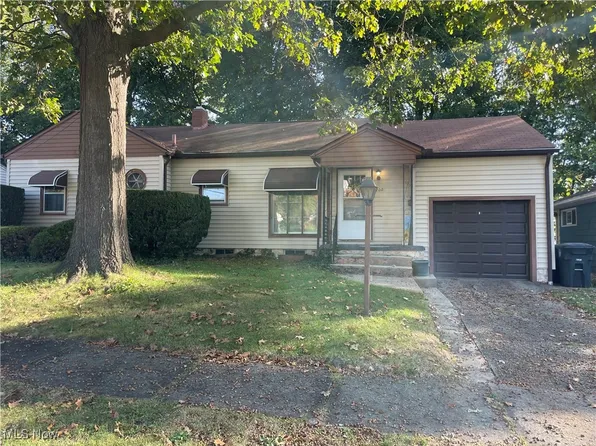 2009 6th St SW, Akron, OH 44314