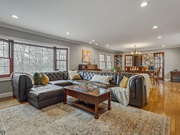 4th image of 7 Chadwick Rd