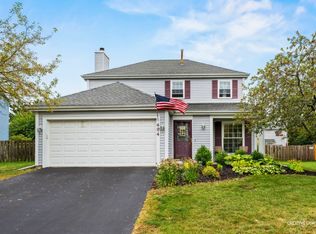 494 Burke Dr, Carol Stream, IL 60188