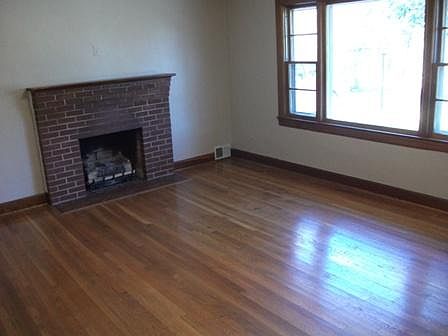 2nd image of 9 Little Brook Ln
