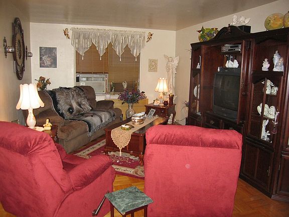 2nd image of 1296 Midland Ave APT A2