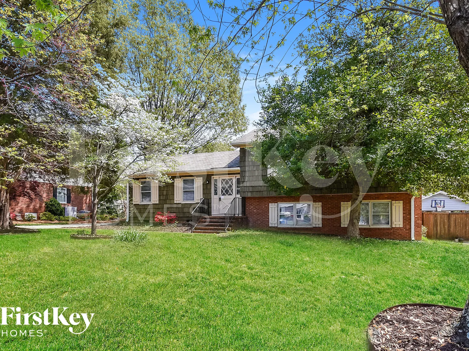 4 bed, 2.5 bath, 2230 sqft, $2,440 — Photo 2