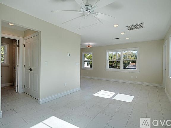 4th image of 2517 4th Ave S #1/2