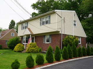 520 Windsor Rd, New Milford, NJ 07646