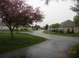 31 Stonegate Cir, Bowling Green, OH 43402