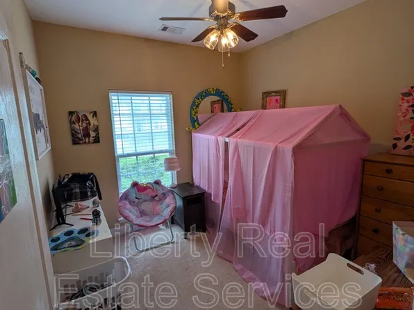 1228 Peacock Trl, Hinesville, GA 31313