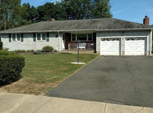 44 Drialo Dr, Allentown, NJ 08501