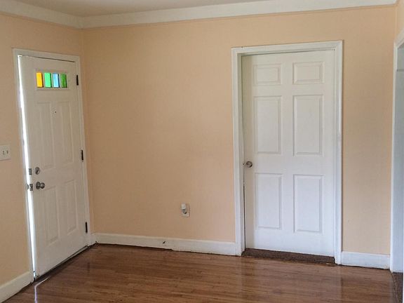 4th image of 2558 Norman St