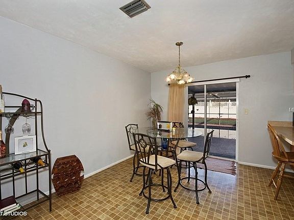 5th image of 2035 Russell Dr