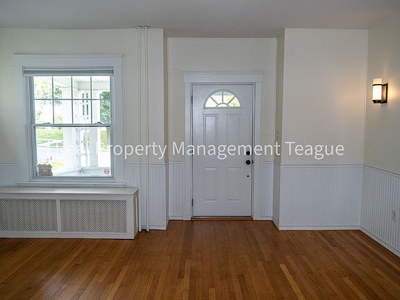 3rd image of 60 S Main Ave Floor 1