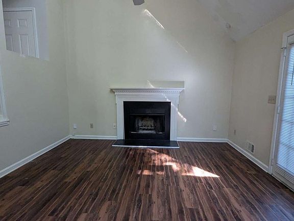 2nd image of 8447 Lake Dr