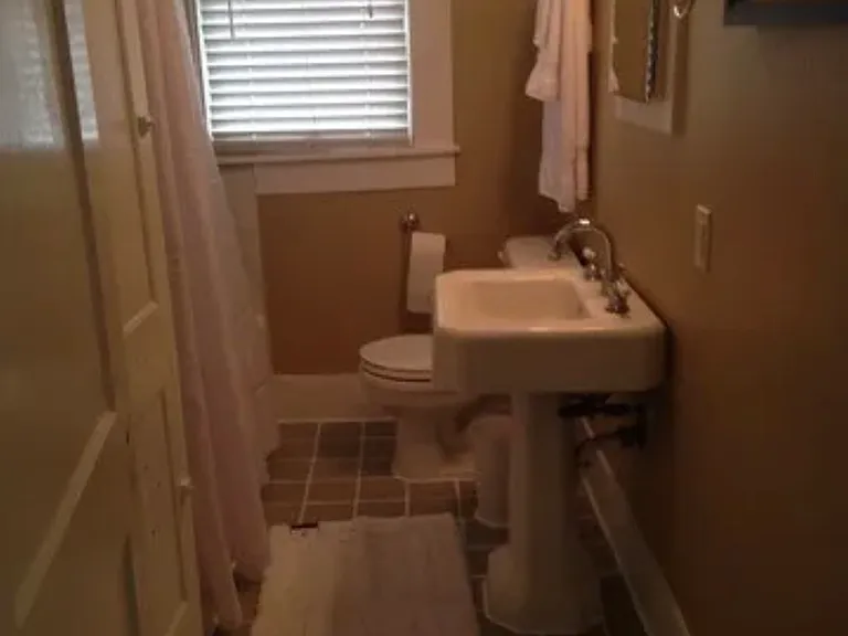 1118 W Mistletoe Ave — Photo 7