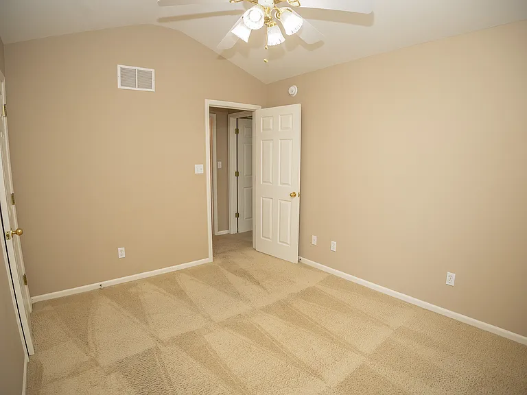 3725 Oxford Rd — Photo 18