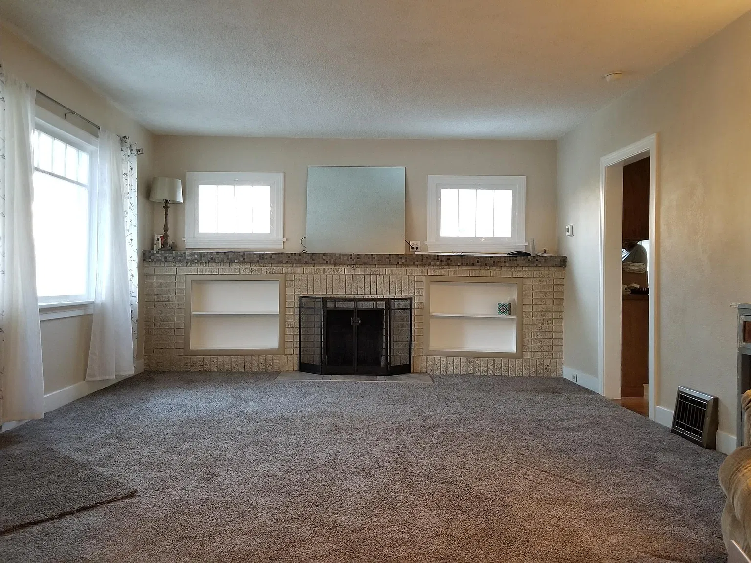 4 bed, 1590 sqft, $2,395 — Photo 1