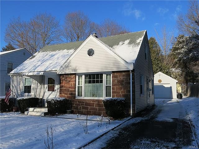 1st image of 8 Utopian Ave